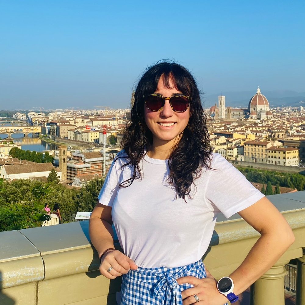 Meet your Posher, Amira